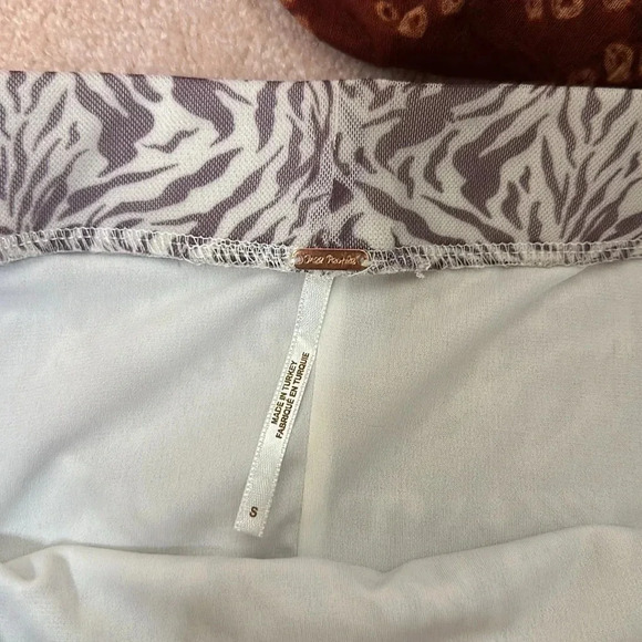 Free People Animal Printed Skirt - Picture 4 of 6